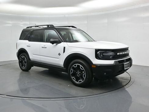 Used 2025 Ford Bronco Sport Outer Banks w/ Outer Banks Tech Package+ AWD/4WD image 59