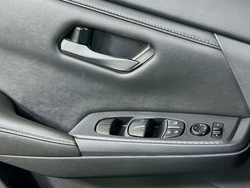 Used 2024 Nissan Sentra SV image 15