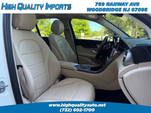 Used 2021 Mercedes-Benz GLC 300 4MATIC w/ Multimedia Package image 24