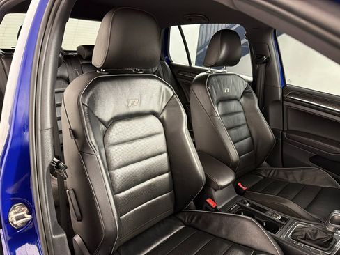 Used 2018 Volkswagen Golf R 4-Door image 23