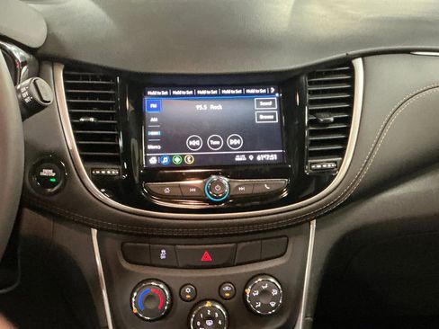 Used 2022 Chevrolet Trax LT w/ Midnight Edition AWD/4WD image 20