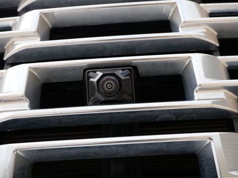 Used 2025 GMC Yukon XL Denali AWD/4WD image 8