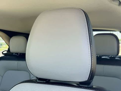 Used 2024 Ford Escape Platinum AWD/4WD image 25