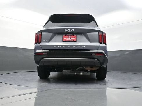 Used 2022 Kia Sorento S w/ Panoramic Sunroof Package AWD/4WD image 36