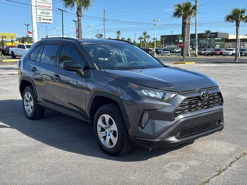 Used 2021 Toyota RAV4 LE FWD image 8