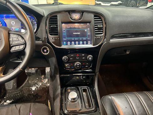 Used 2017 Chrysler 300 S w/ 300S Premium Group image 7