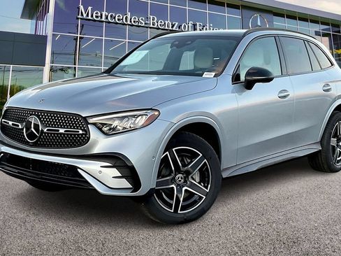 Used 2026 Mercedes-Benz GLC 300 4MATIC image 2