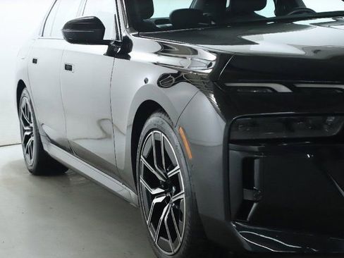 Used 2025 BMW 740i xDrive image 12