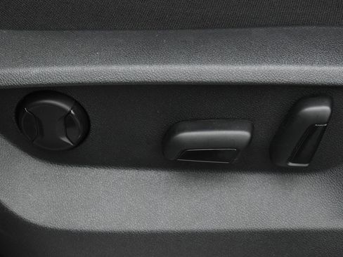 Used 2024 Volkswagen Atlas Cross Sport SE image 13