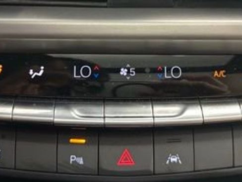 Used 2024 Cadillac XT4 Premium Luxury w/ Technology Package image 29