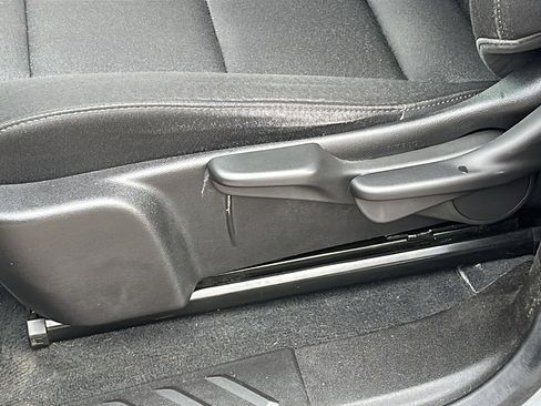 Used 2024 Chevrolet Colorado W/T image 11