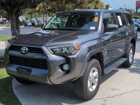 Used 2015 Toyota 4Runner SR5 AWD/4WD image 5