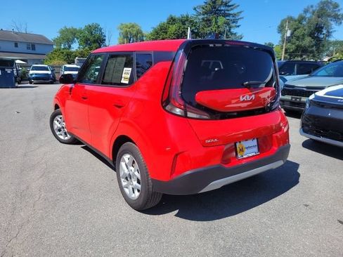 Certified 2024 Kia Soul LX w/ Option Group 015 FWD image 3