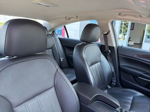Used 2012 Buick Regal Leather FWD image 27