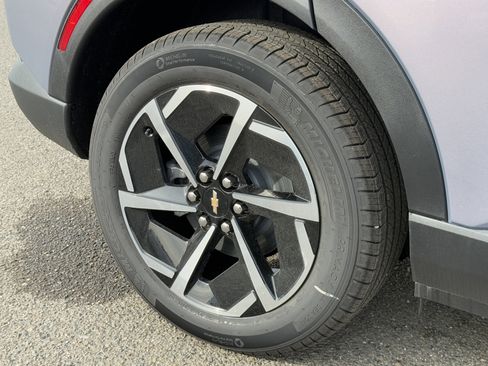 New 2026 Chevrolet Equinox EV LT image 35