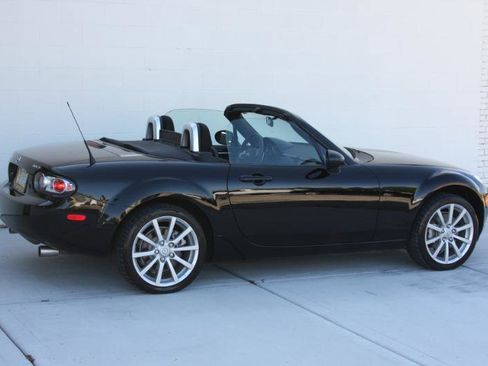 Used 2007 MAZDA MX-5 Miata Touring RWD image 11