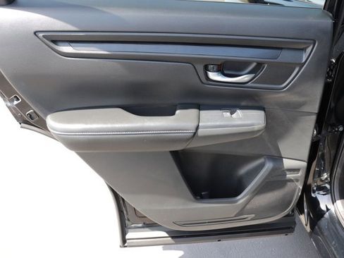 Used 2025 Honda CR-V LX image 12