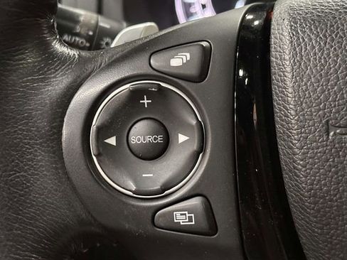 Used 2017 Honda Pilot Touring image 28