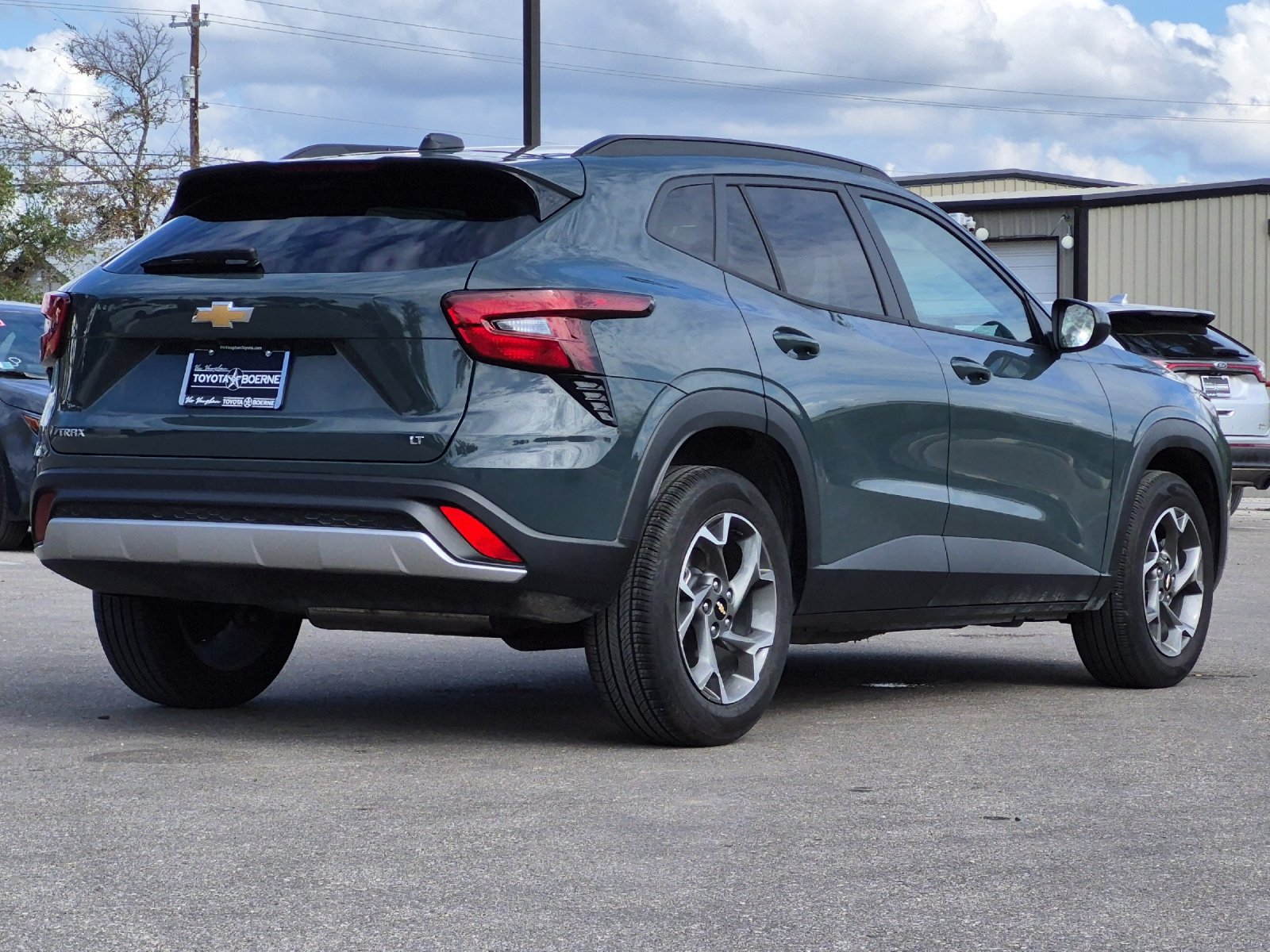 Used 2026 Chevrolet Trax LT FWD image 5