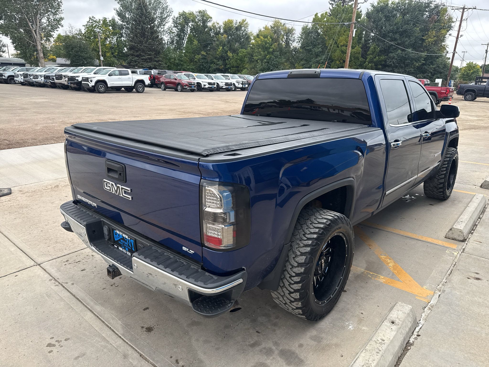 Used 2014 GMC Sierra 1500 SLT w/ SLT Crew Cab Value Package AWD/4WD image 5