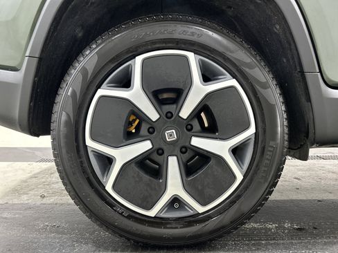 Used 2022 Rivian R1T Adventure image 12