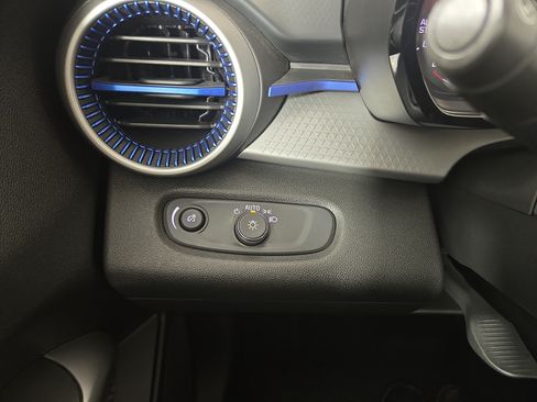Certified 2024 Chevrolet Trax LS w/ LS Convenience Package FWD image 27