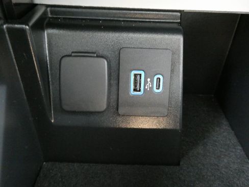 Certified 2022 Ford Explorer ST w/ Equipment Group 401A image 32