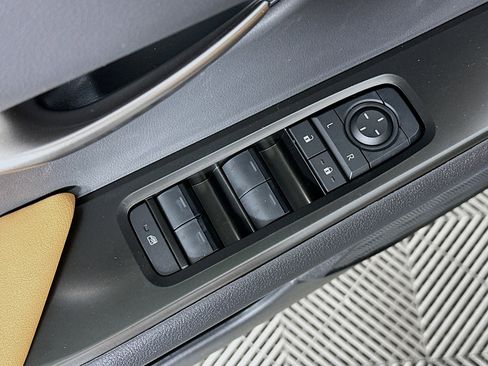 New 2025 Lexus UX 300h AWD image 18