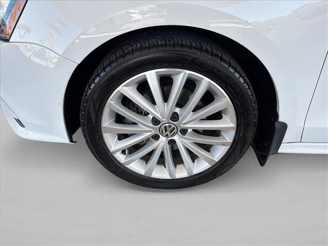 Used 2015 Volkswagen Jetta SE FWD image 23