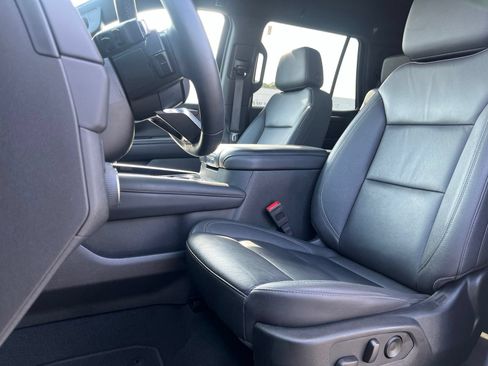 Used 2025 Chevrolet Tahoe LT RWD image 8