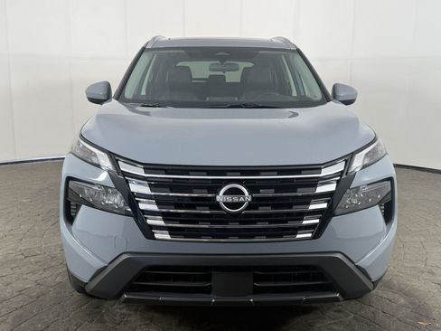 Used 2026 Nissan Rogue SV w/ SV Premium Package FWD image 2