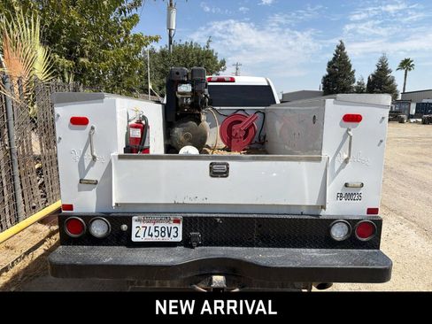 Used 2024 GMC Sierra 2500 Pro w/ Convenience Package RWD image 4