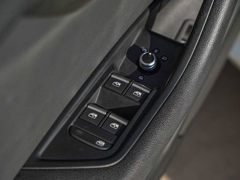 Used 2019 Audi A4 2.0T Premium image 25