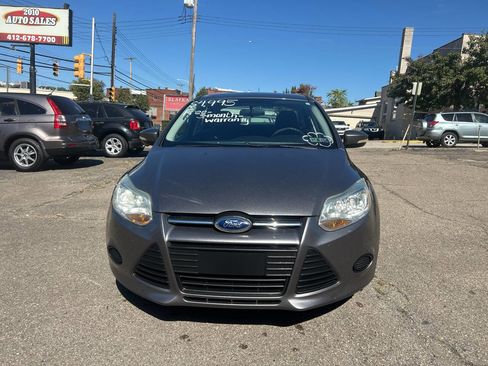 Used 2013 Ford Focus SE w/ SE Winter Pkg image 2