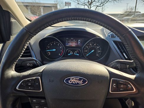 Used 2019 Ford Escape Titanium image 11