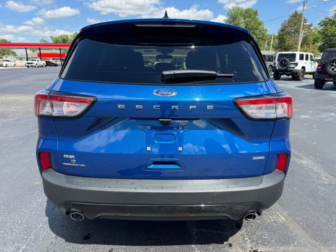 Used 2022 Ford Escape SE w/ SE Sport Appearance Package FWD image 6