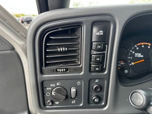 Used 2003 Chevrolet Silverado 2500 LS w/ Skid Plate Package AWD/4WD image 13