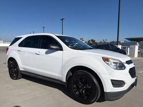 Used 2017 Chevrolet Equinox LS FWD image 1