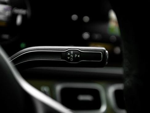 Used 2020 Mercedes-Benz GLS 450 4MATIC image 32