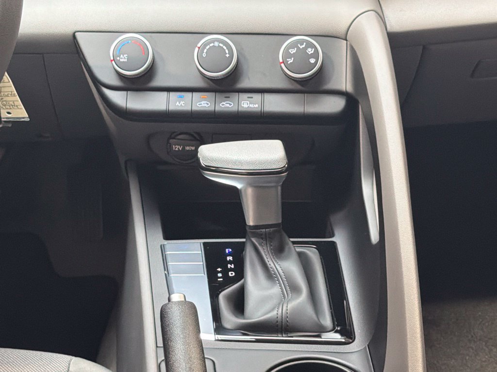 New 2026 Hyundai Elantra SE FWD image 17