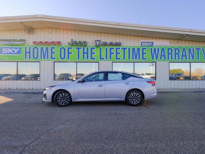 Used 2024 Nissan Altima 2.5 SV