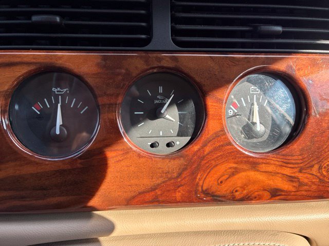 Used 2000 Jaguar XK8 Convertible RWD image 12