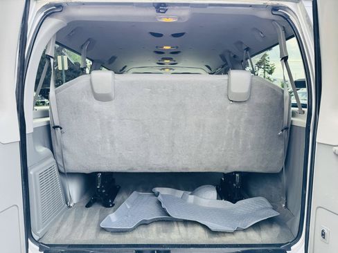 Used 2013 Ford E-350 and Econoline 350 XLT RWD image 37