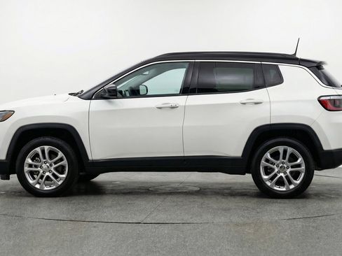 Used 2025 Jeep Compass Limited image 5