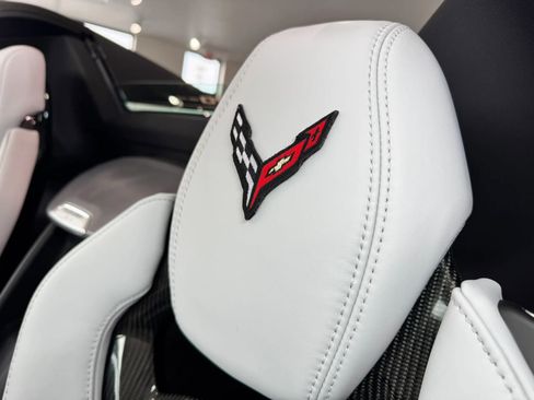 Used 2023 Chevrolet Corvette Stingray Preferred Conv w/ Z51 Performance Package RWD image 8