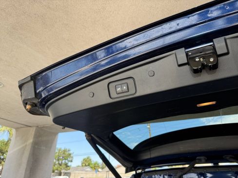 Used 2025 Nissan Pathfinder SV AWD/4WD image 19