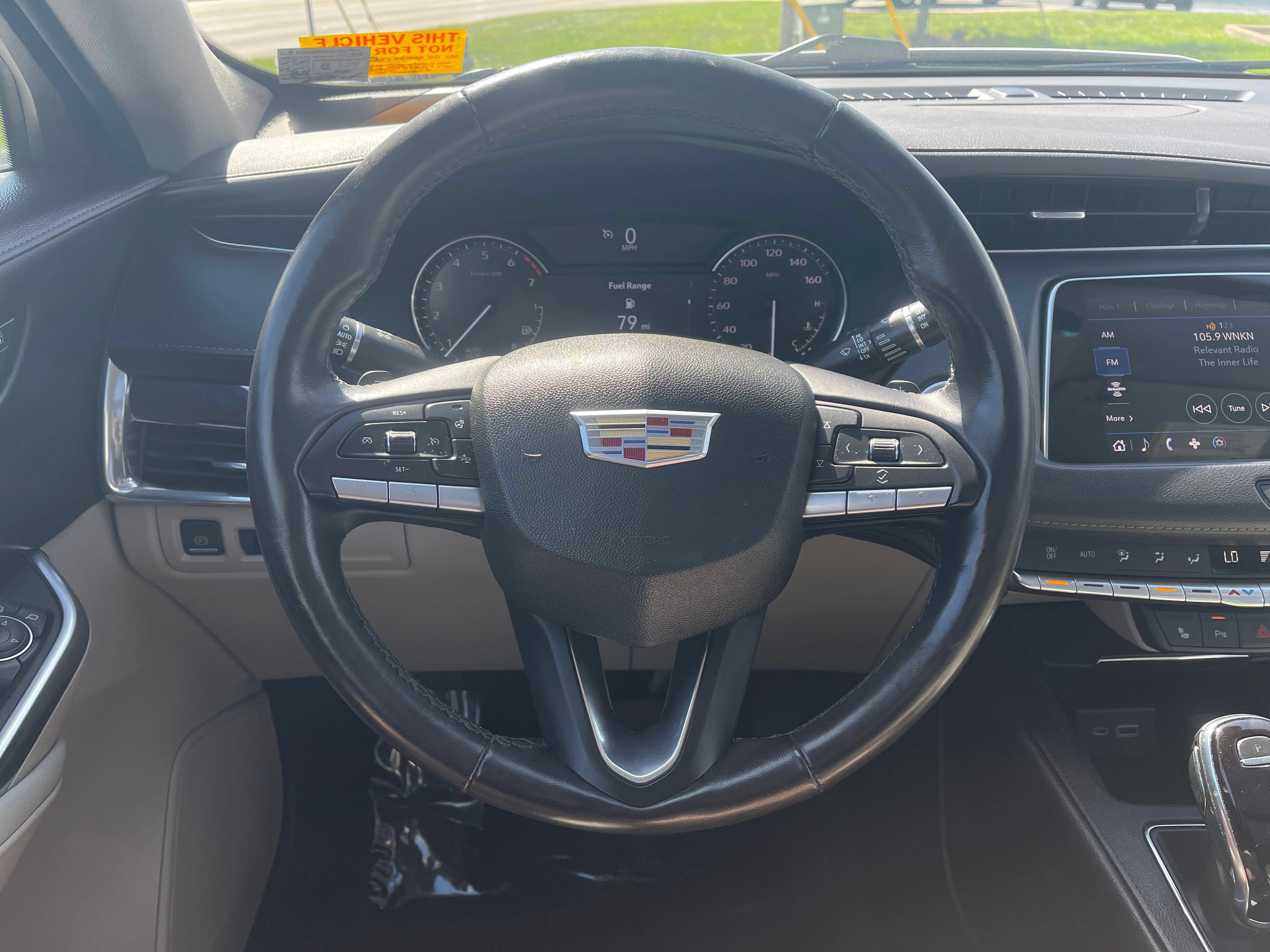 Used 2023 Cadillac XT4 Luxury w/ Cold Weather Package AWD/4WD image 10