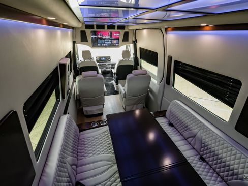 Used 2023 Mercedes-Benz Sprinter 3500 image 97