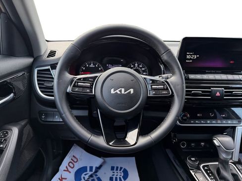 Used 2023 Kia Seltos EX image 12