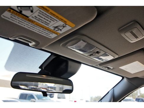 Used 2024 Nissan Frontier SV image 24